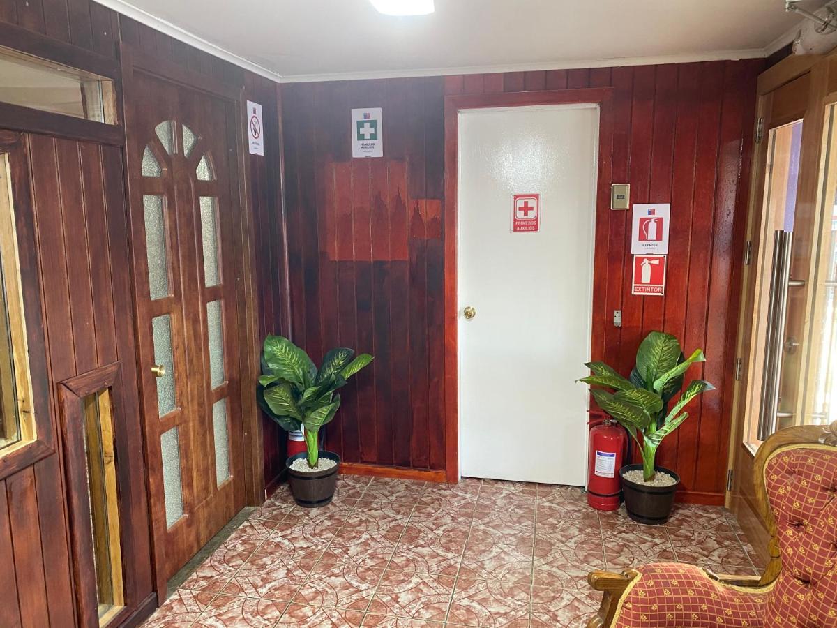 Hotel Forjadores Del Cabo De Hornos Puerto Williams Exterior foto